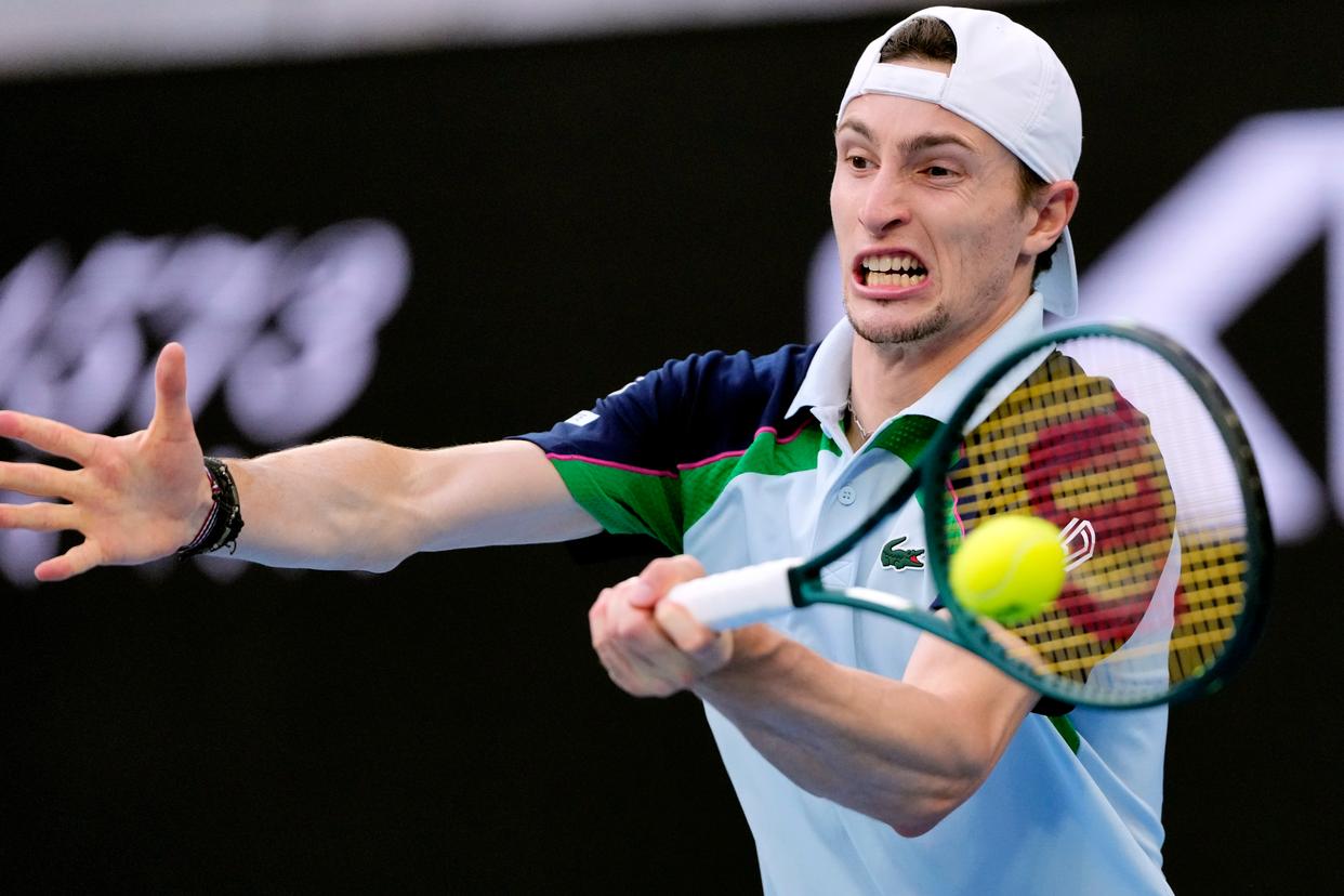 澳大利亚网球队逆转日本网球队，兹维列夫完成帽子戏法的简单介绍