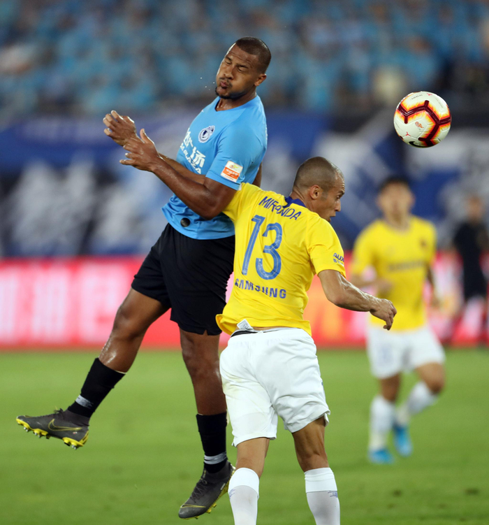 江苏苏宁逼平大连一方,稍显疲态的简单介绍 江苏苏宁逼平大连一方,稍显疲态的简单介绍