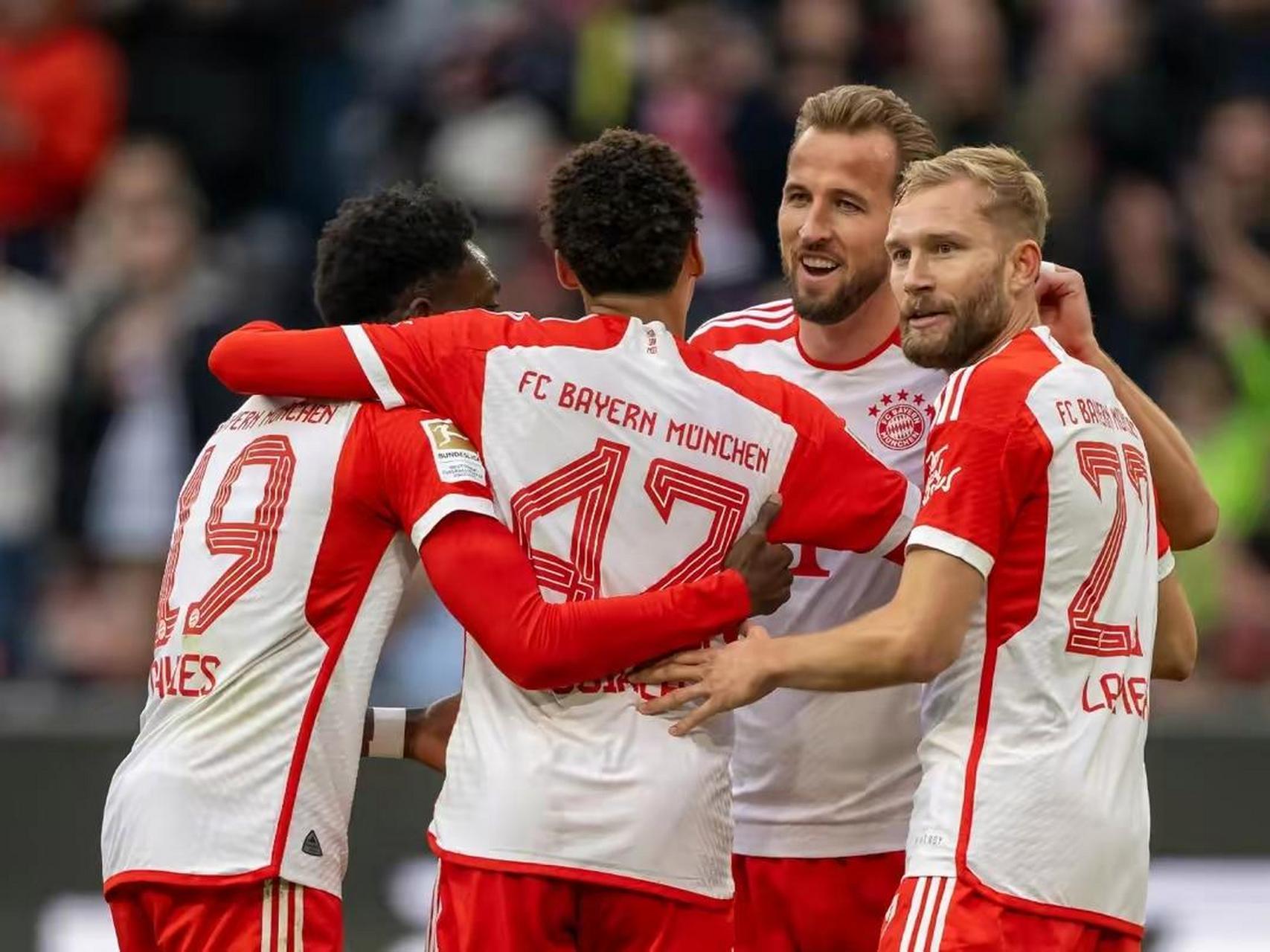 包含拜仁慕尼黑球队发动攻势,逼近对手球门的词条 包含拜仁慕尼黑球队发动攻势,逼近对手球门的词条