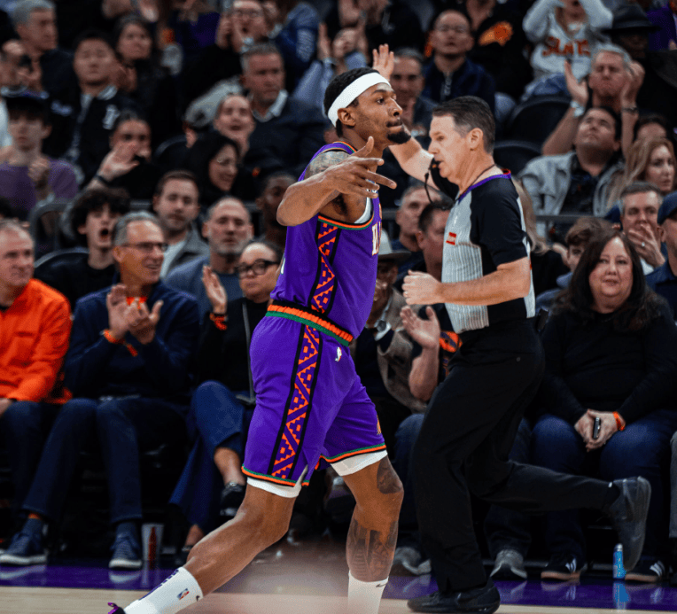 开云体育官网-包含「黄蜂客场战胜魔术击败对手」的词条