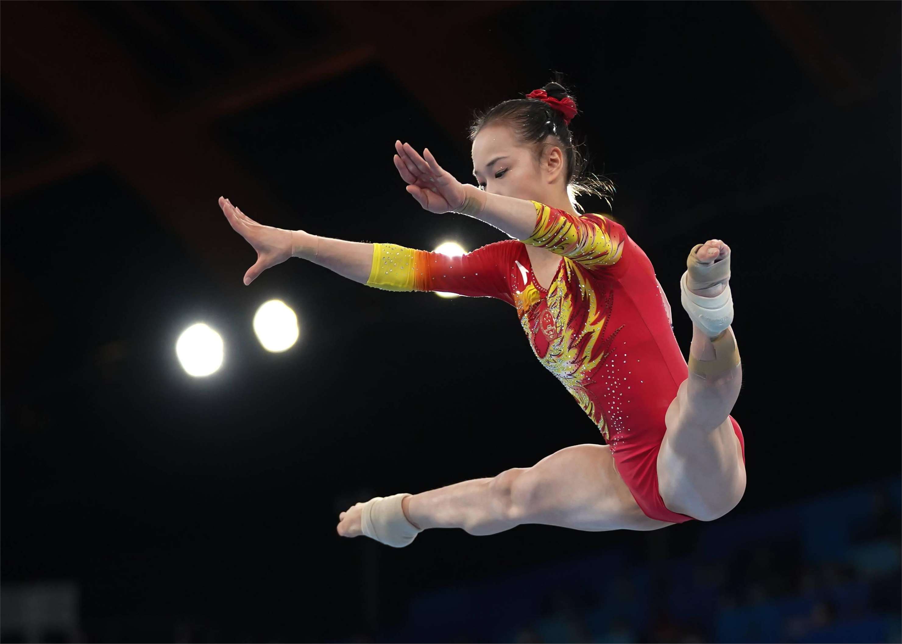 开云足球直播-关于体操表演惊艳全场，优美动作引人注目的信息