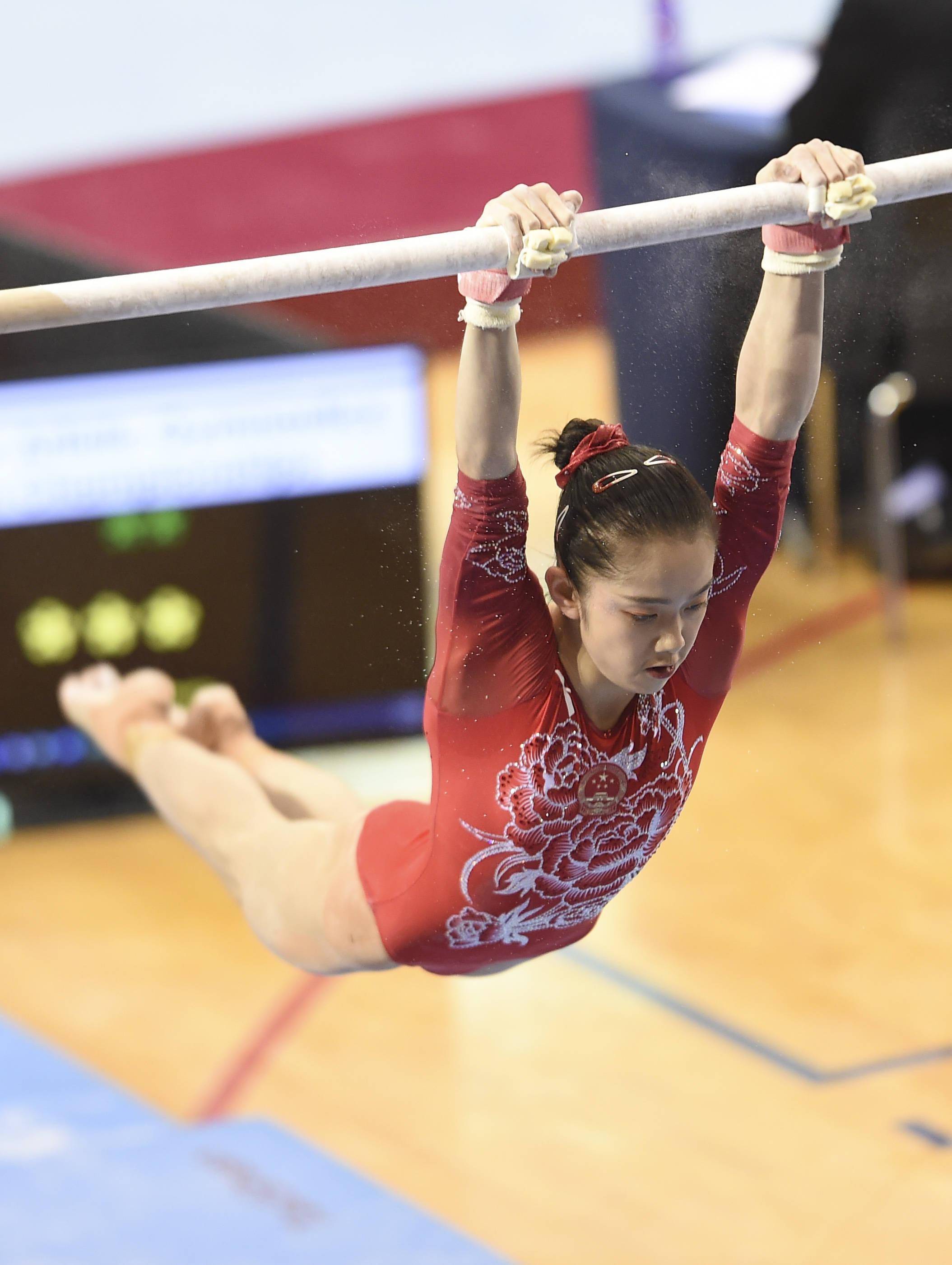 关于体操表演惊艳全场,优美动作引人注目的信息 关于体操表演惊艳全场,优美动作引人注目的信息