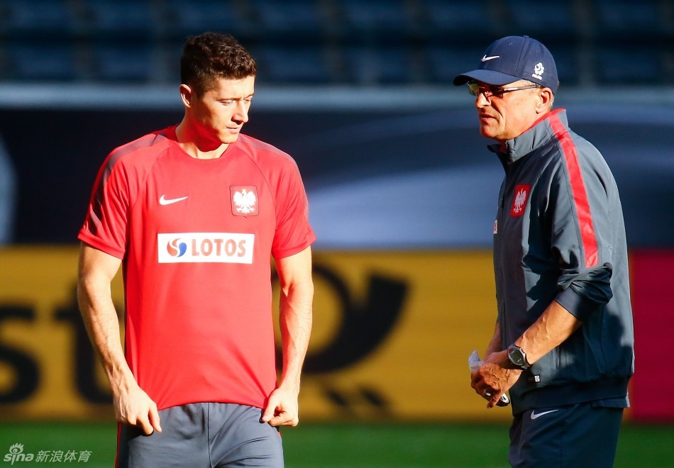 开云体育app-波兰国家队备战英国，力争在客场取胜