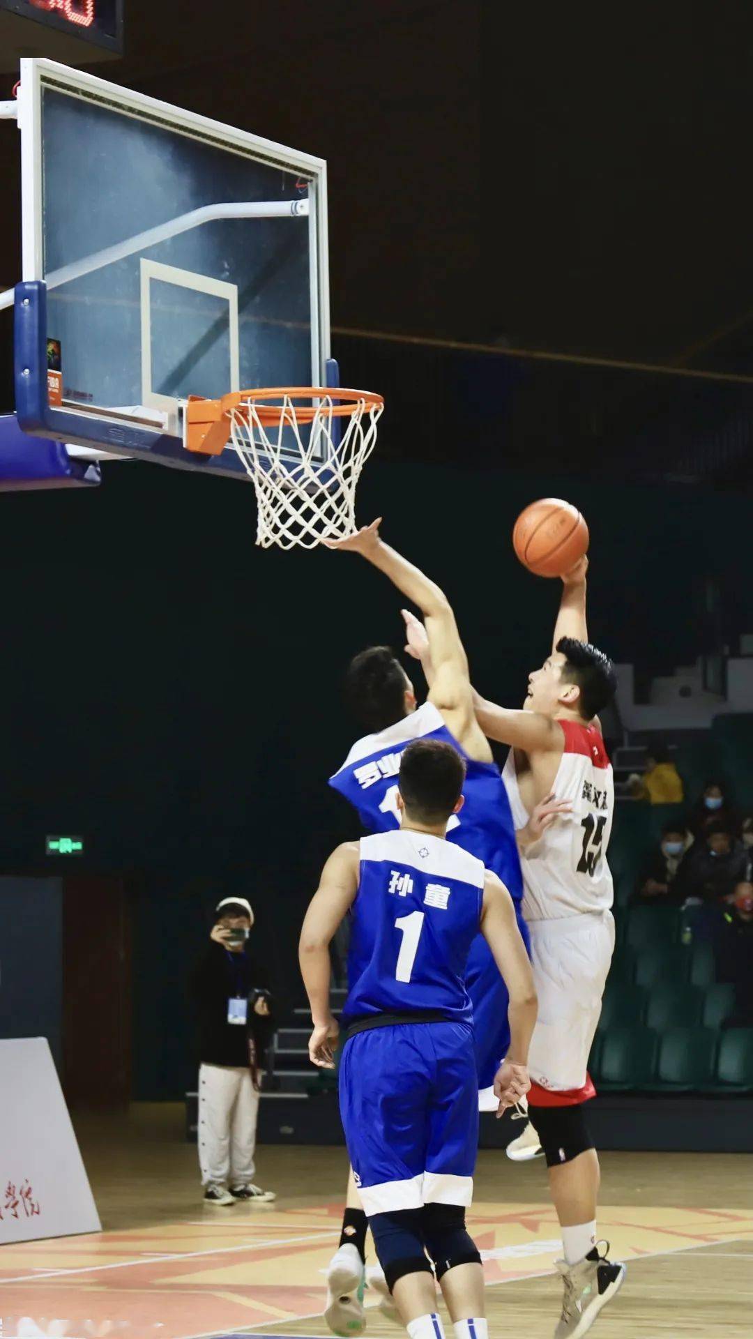 重庆男篮惨败，全队训练备战