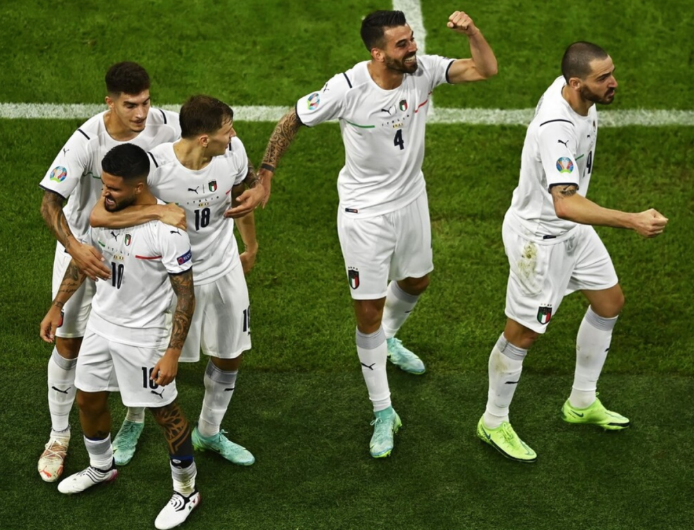 关于意大利豪取七连胜，小组晋级在望的信息