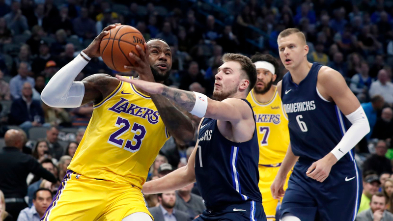 包含欧国联赛战术布置巧妙，教练执教精湛的词条