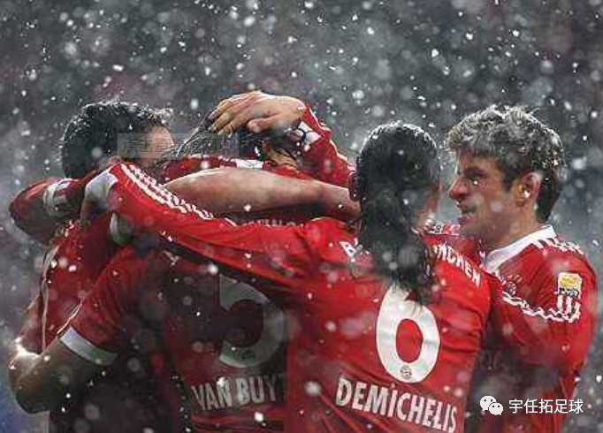 包含一场胜利引领球队进入下一个轮次的词条