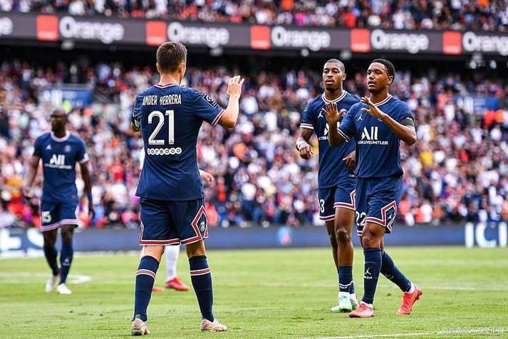 关于巴黎圣日耳曼客场击败南特，尤因助攻创造奇迹的信息