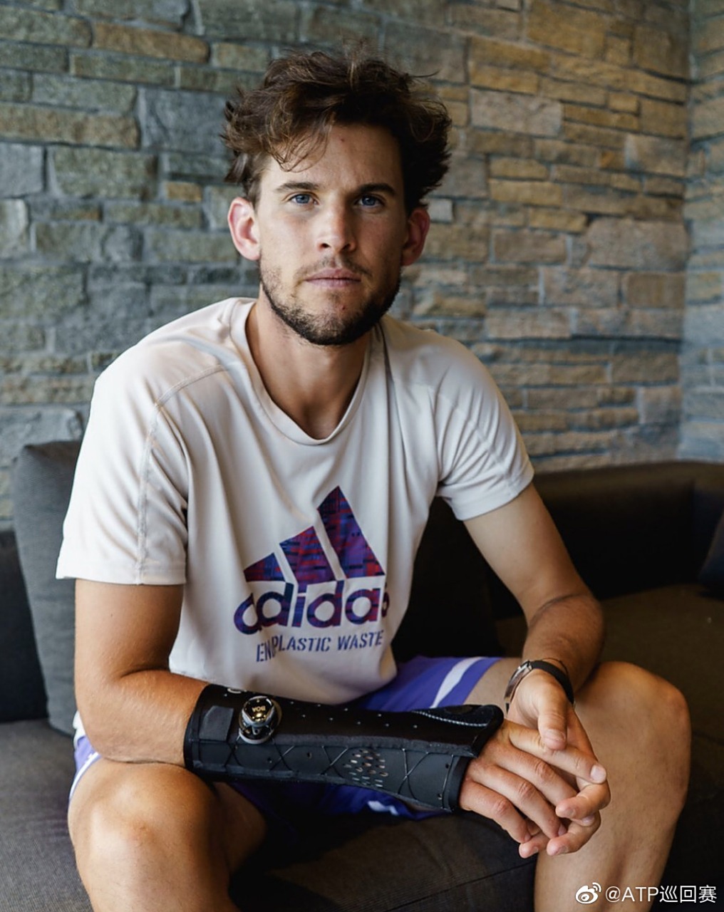 开云体育-温网横扫法网，蒂姆高光表现的简单介绍